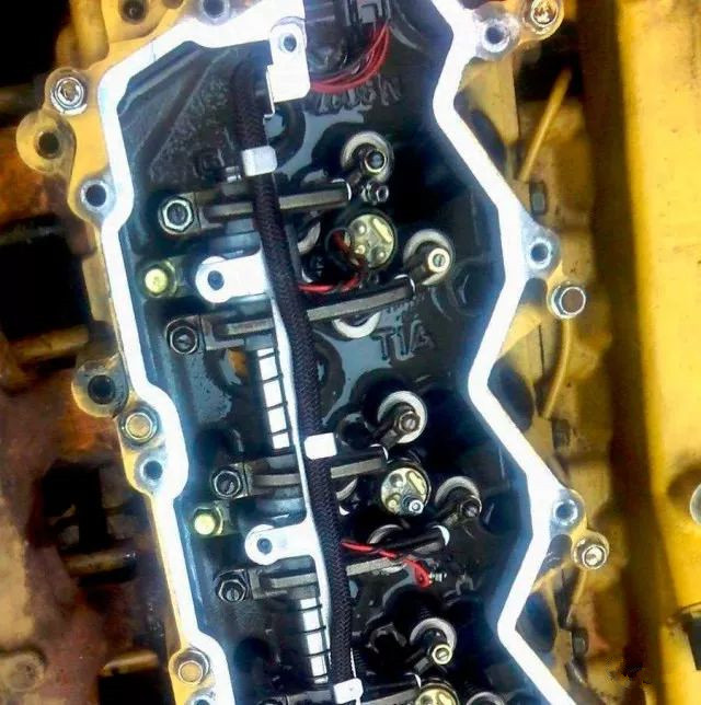 發(fā)動(dòng)機(jī)