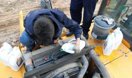 發(fā)動(dòng)機(jī)