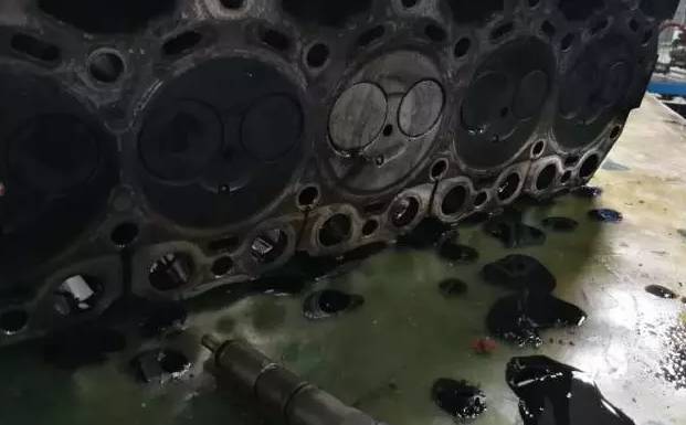 挖掘機(jī)發(fā)動(dòng)機(jī)