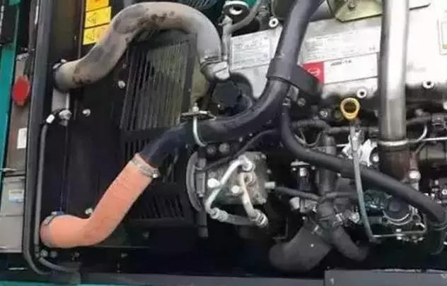 挖掘機(jī)發(fā)動(dòng)機(jī)